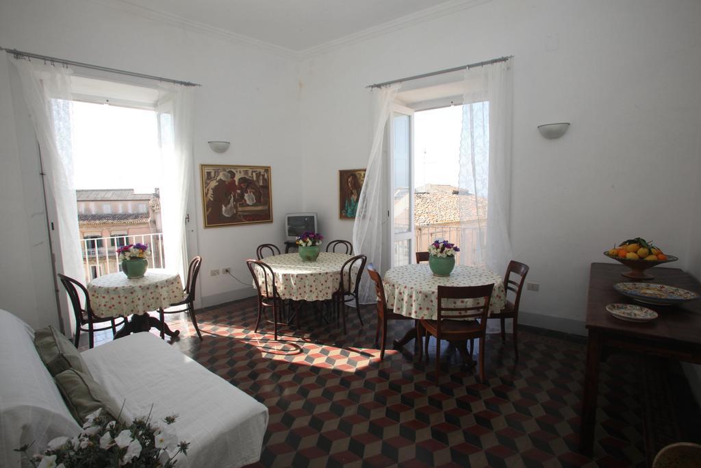 트로페아 Al Vecchio Castello B&B 외부 사진